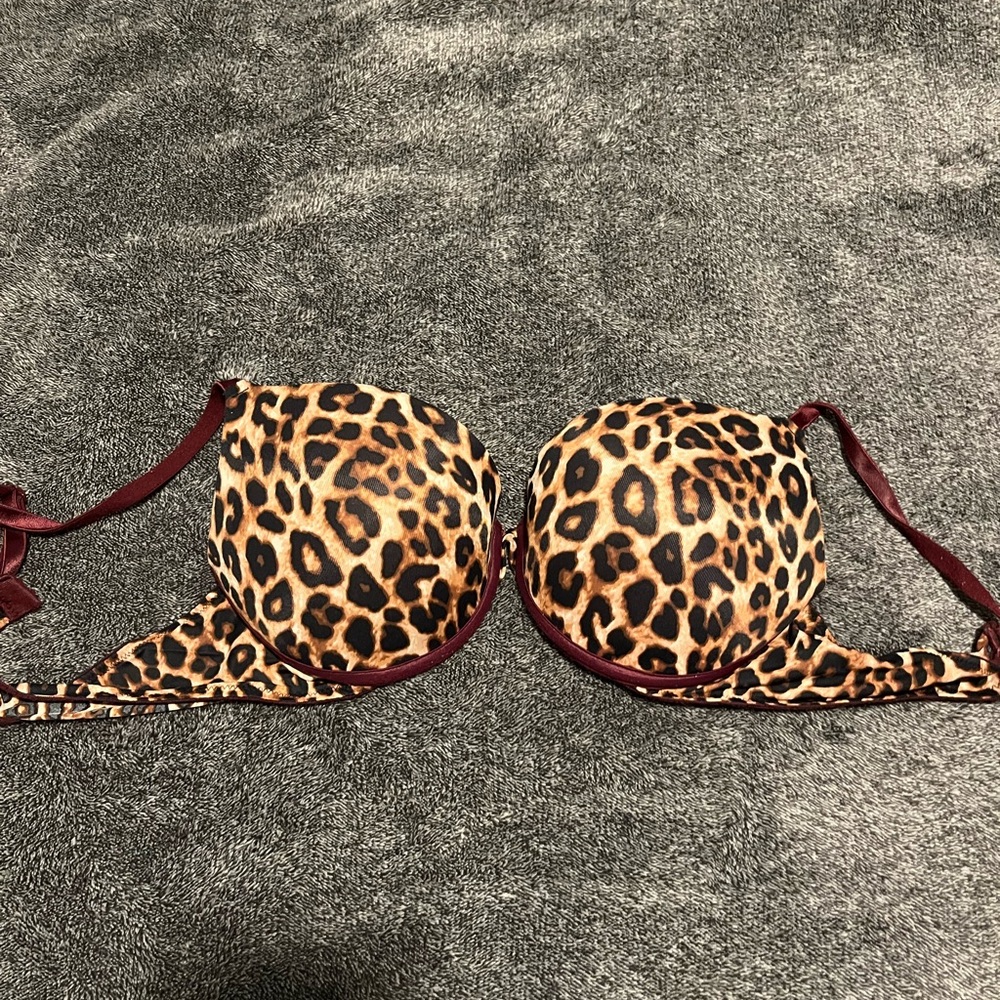 Old school Victoria secret/ PINK push up bra
